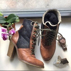 Sam Edelman Tara 2tone Booties
